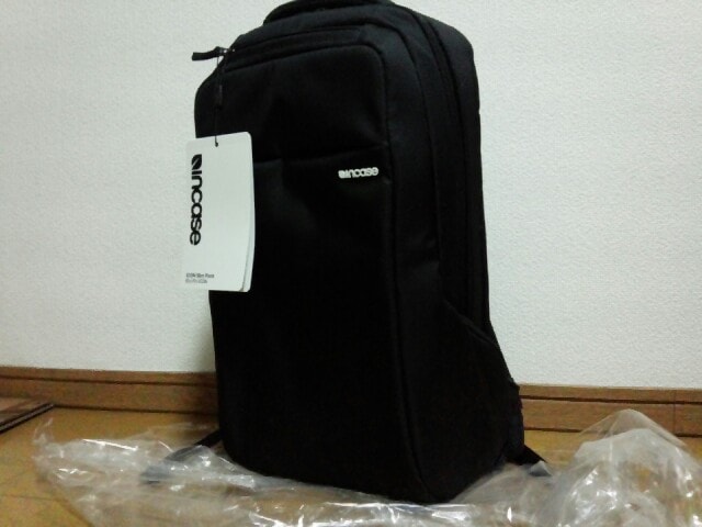 incase ICON Slim Pack（INBP100232)