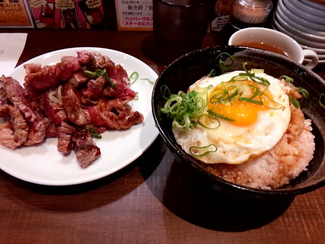 1ポンドの ステーキ ハンバーグ タケル 福島店