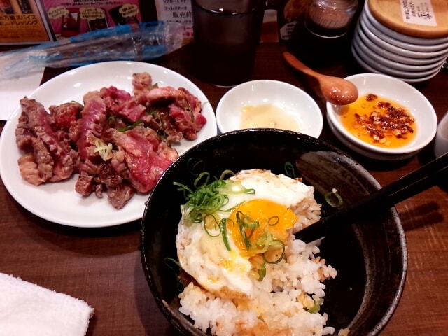 1ポンドの ステーキ ハンバーグ タケル 福島店