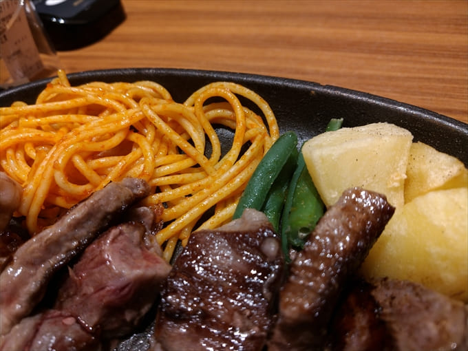 やよい軒カットステーキ定食